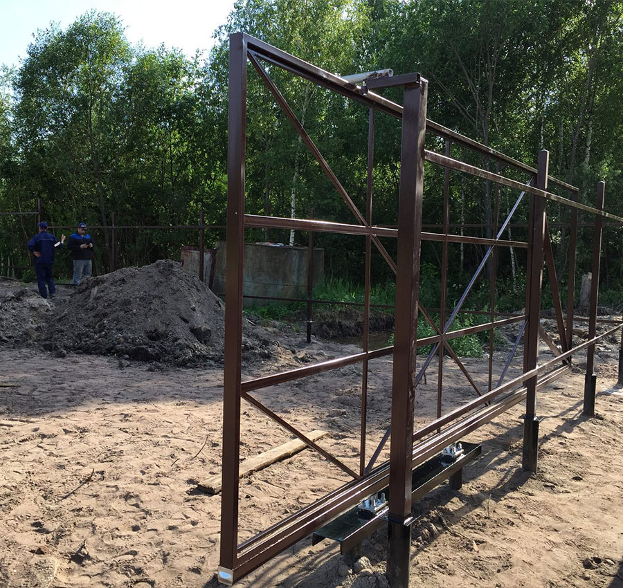 Варианты ворот на винтовых сваях в Ханты-Мансийском автономном округе - Югре
